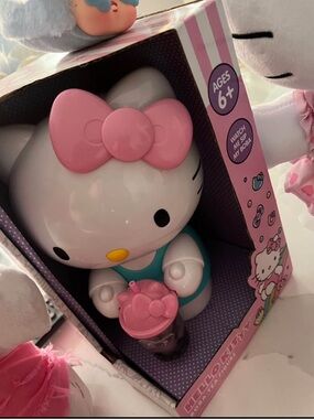 Hello Kitty Lot